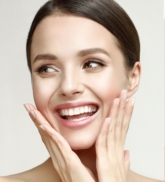 mujer sonriendo piel saludable